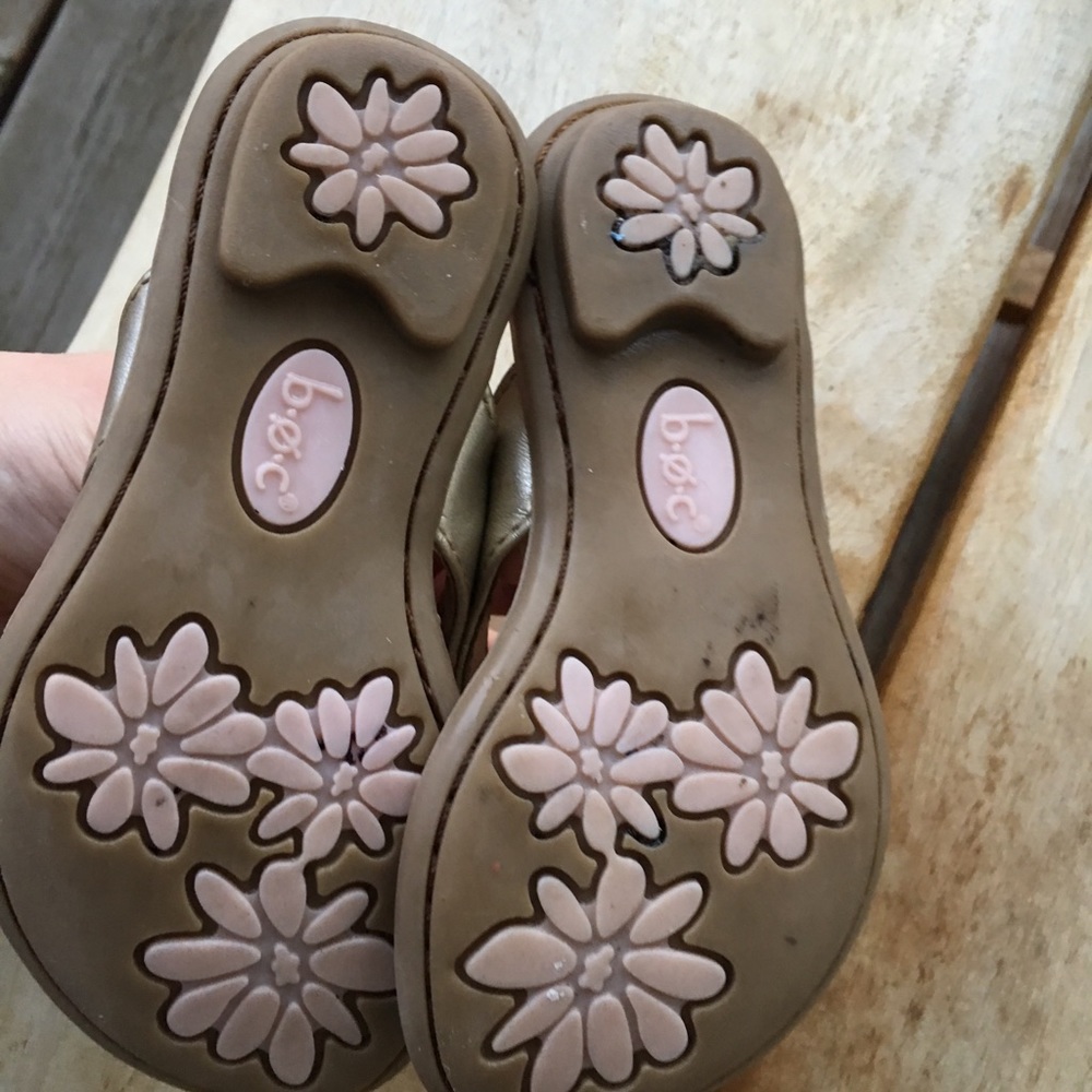 Buy☝️get☝️Toms Blue jean slip on’s & B.O.C sandals - Picture 2 of 8